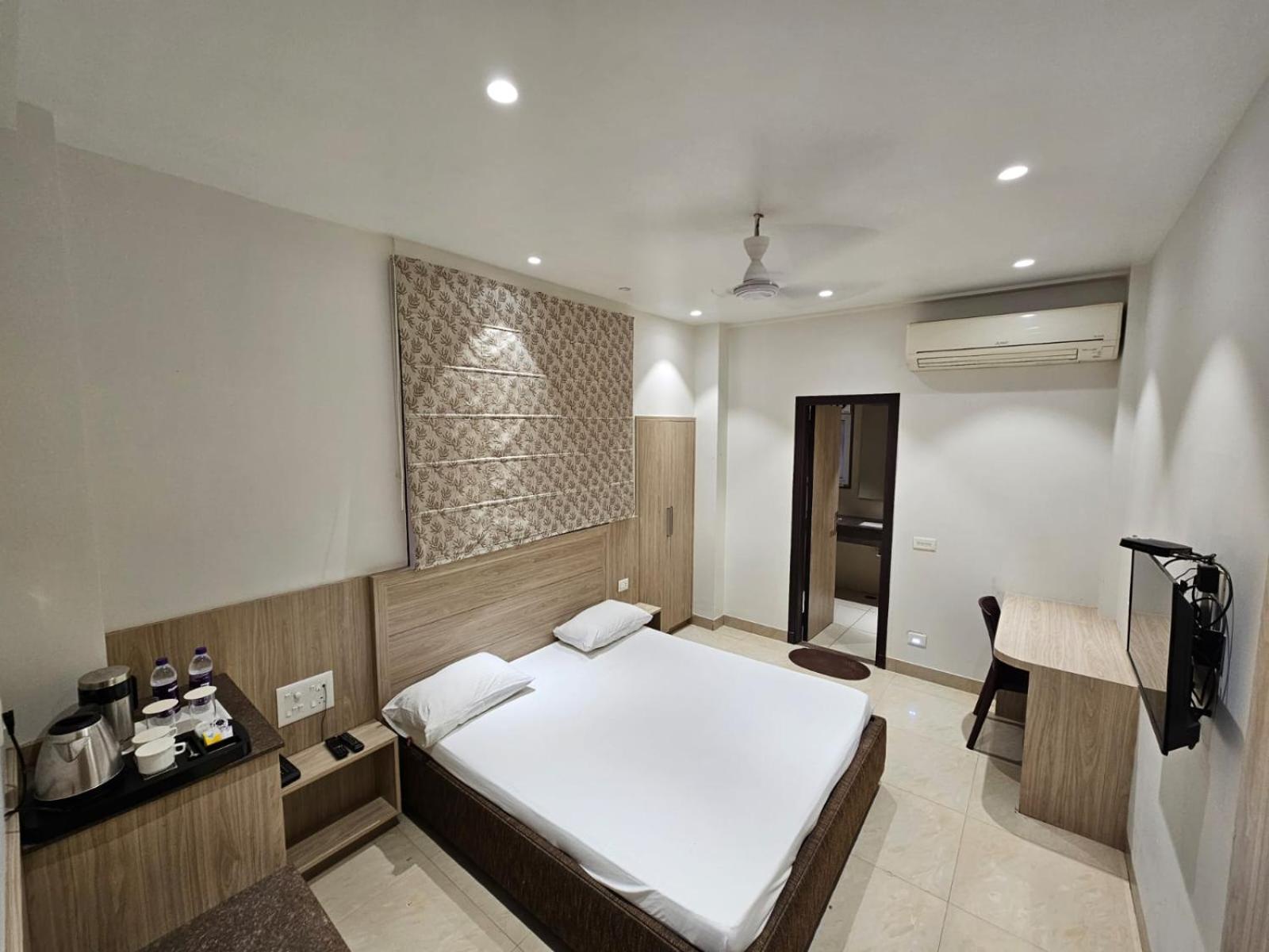 ורנאסי Hotel Bagla Atithi Banaras מראה חיצוני תמונה