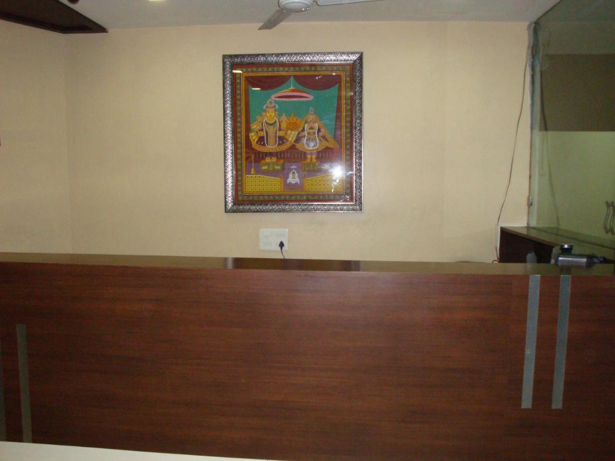 ורנאסי Hotel Bagla Atithi Banaras מראה חיצוני תמונה