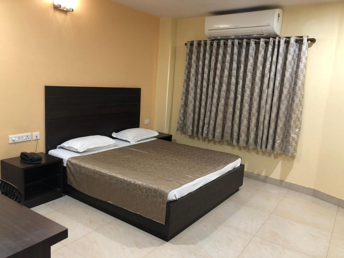 ורנאסי Hotel Bagla Atithi Banaras מראה חיצוני תמונה
