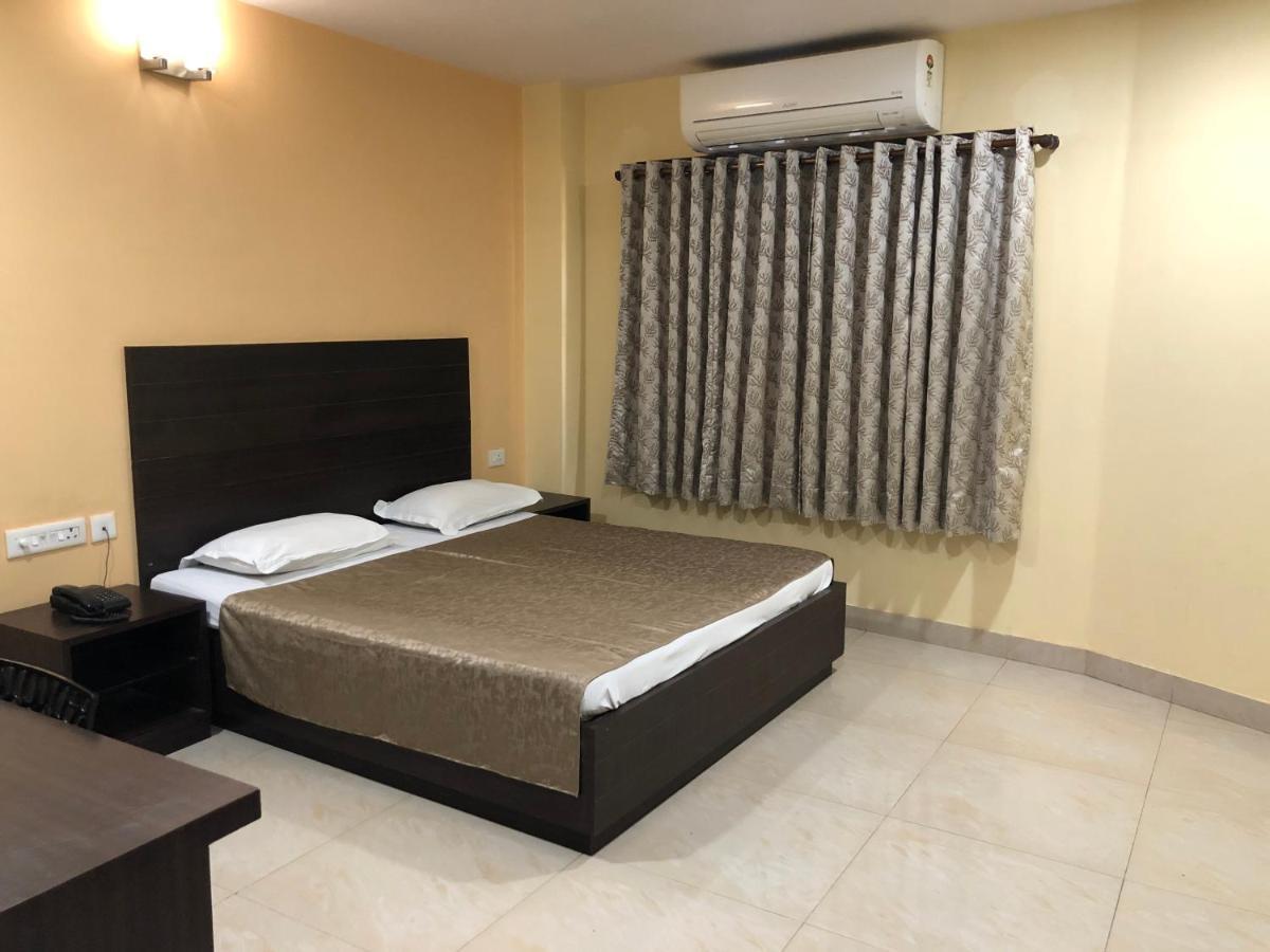 ורנאסי Hotel Bagla Atithi Banaras מראה חיצוני תמונה